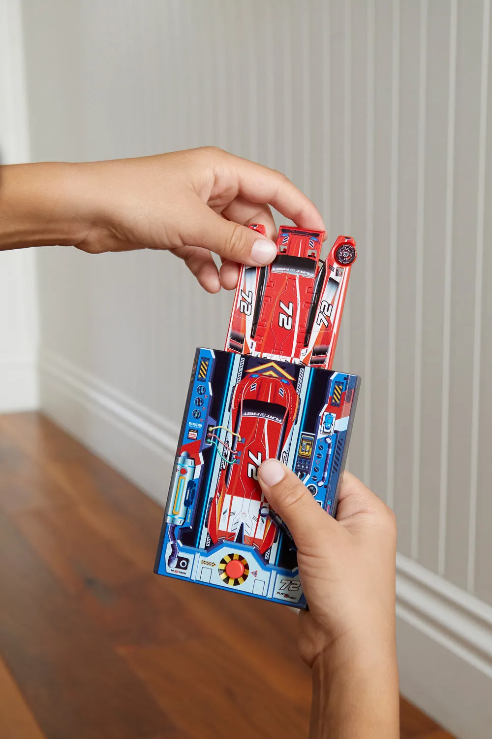 Flat 2 Fast Card Racers - Red